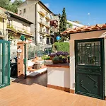 Atenasio Garden Suite, Elegance & Relaxation In The Heart Of Taormina