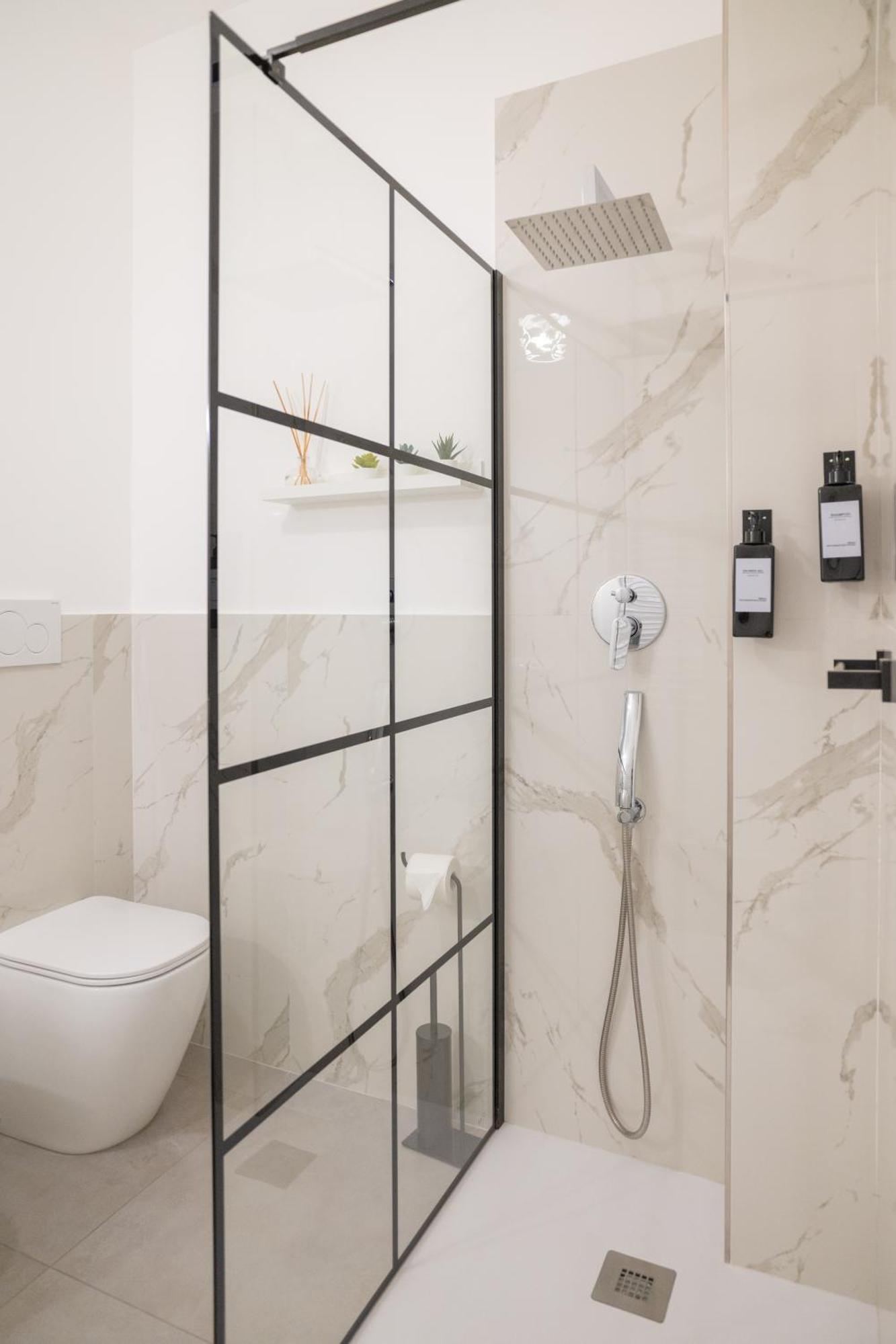 Atenasio Garden Suite, Elegance & Relaxation In The Heart Of Apartment *