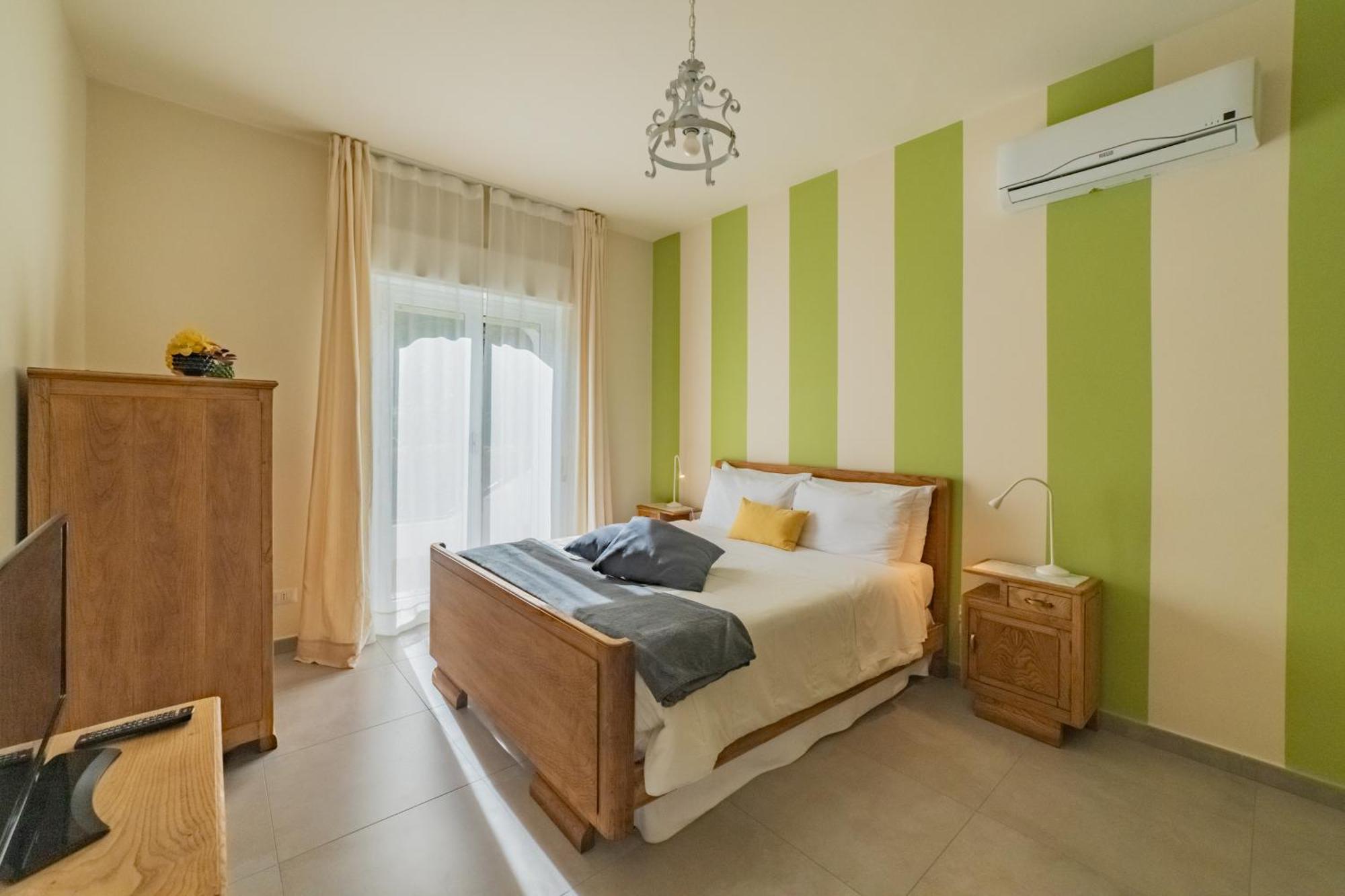 Atenasio Garden Suite, Elegance & Relaxation In The Heart Of *