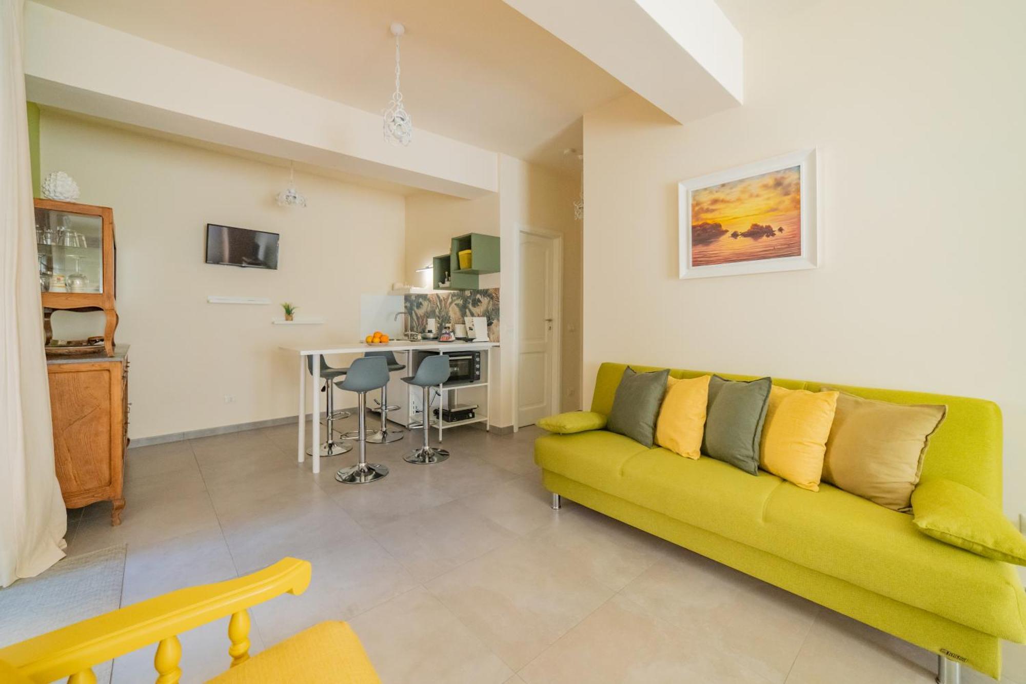 Atenasio Garden Suite, Elegance & Relaxation In The Heart Of *
